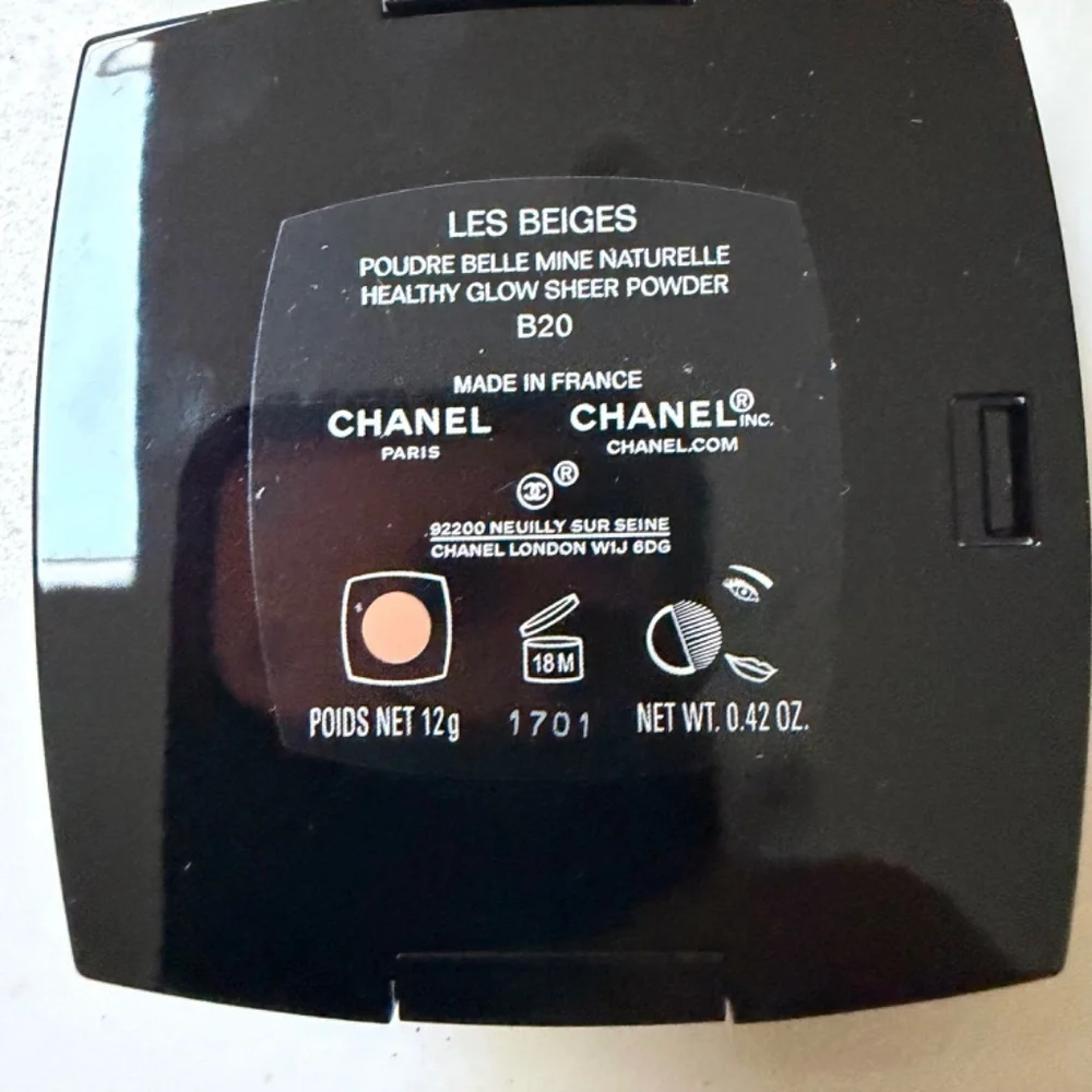 CHANEL makeup cosmetics 6 assorted pieces - NWOT